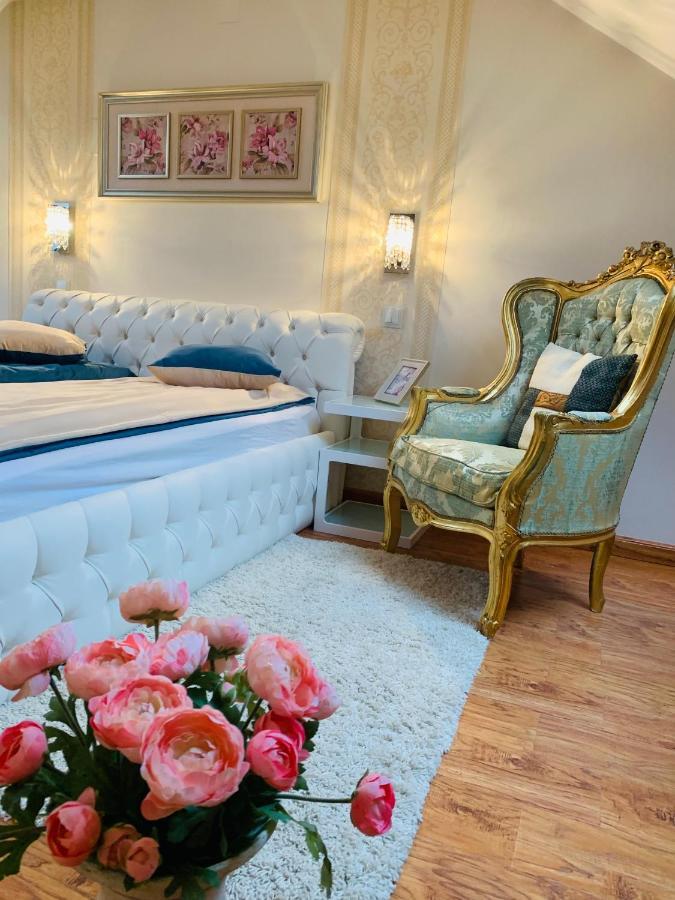 Casa Central Luxury Орадя Экстерьер фото