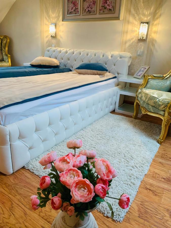 Casa Central Luxury Орадя Экстерьер фото