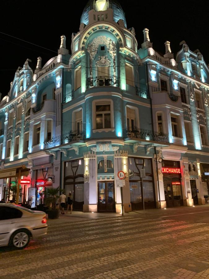 Casa Central Luxury Орадя Экстерьер фото