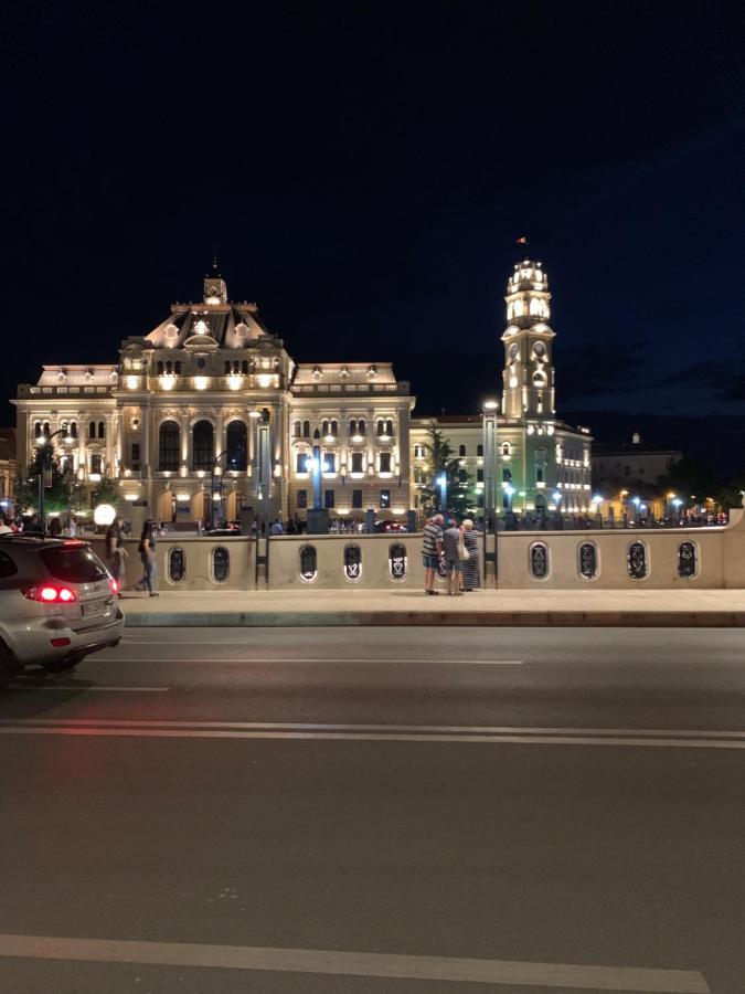 Casa Central Luxury Орадя Экстерьер фото